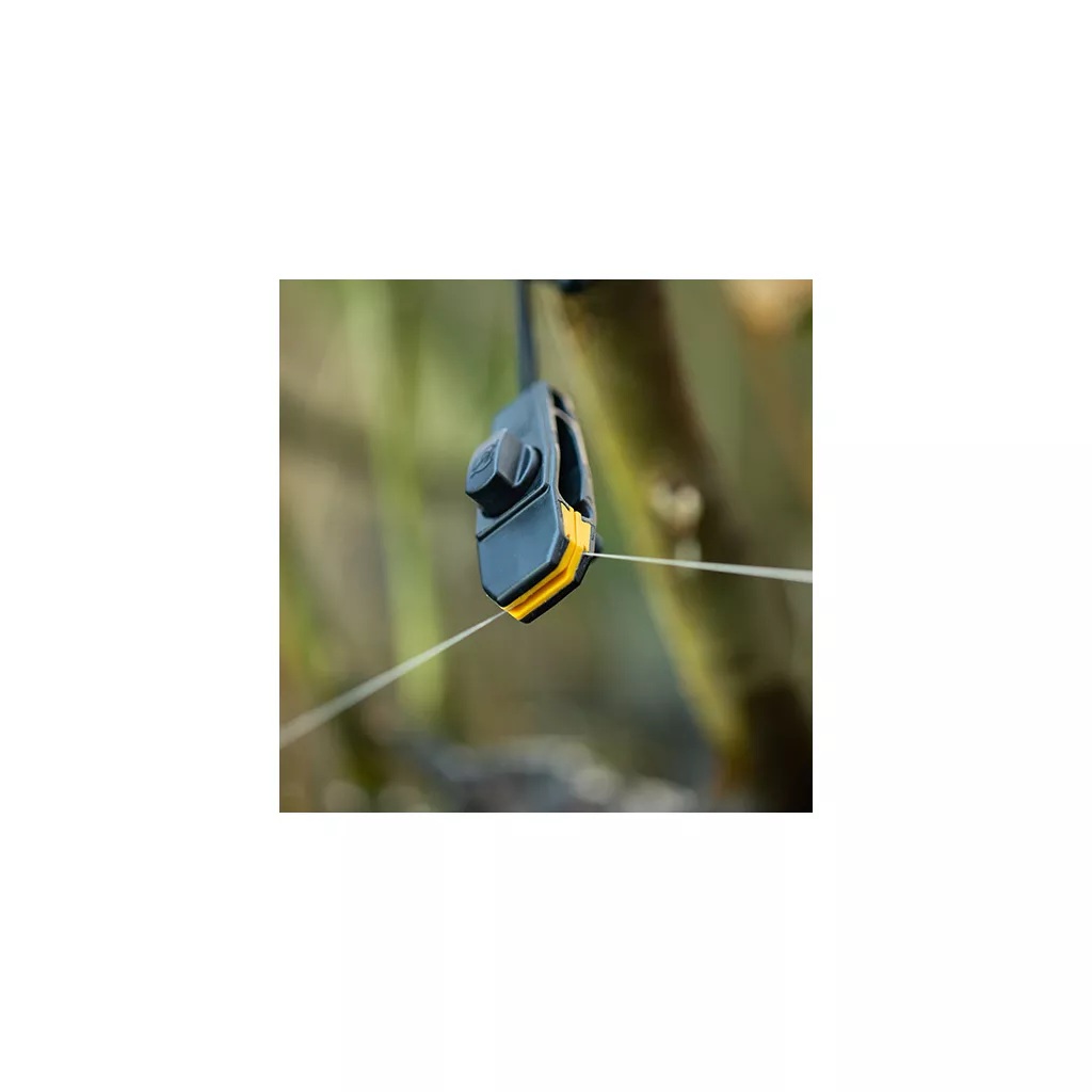 Pole Position Bank Line Clip Pole Position Bank Line Clip