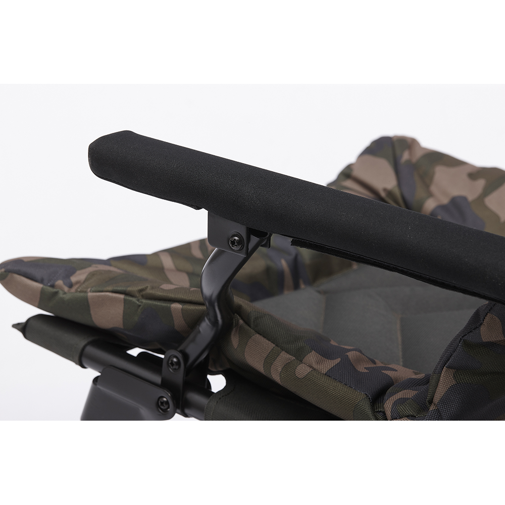 Prologic Avenger Comfort Camo Chair W/Armrest & Covers 140KG Prologic Avenger Comfort Camo Chair W/Armrest & Covers 140KG